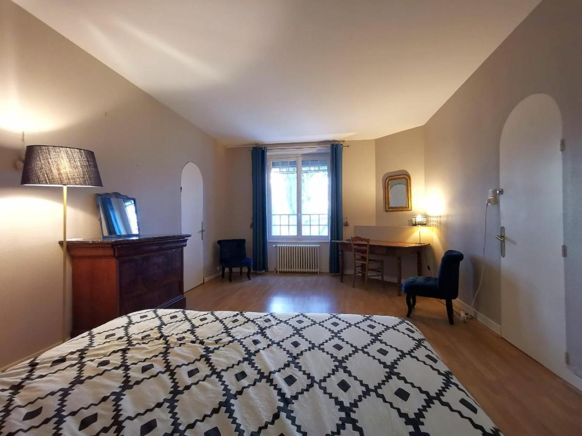 Chambres D'Hotes La Maison Blanche Saint-Junien Exteriör bild