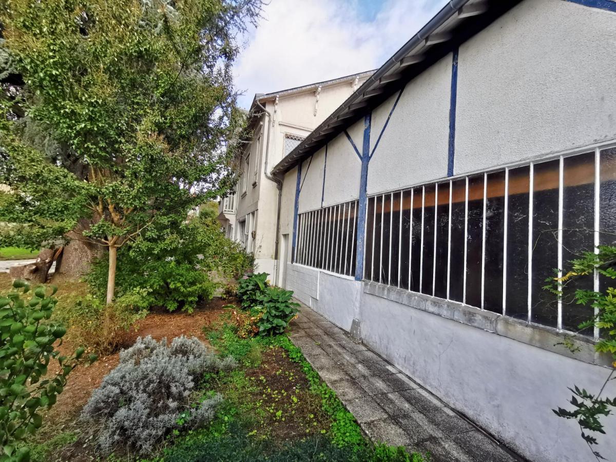 Chambres D'Hotes La Maison Blanche Saint-Junien Exteriör bild
